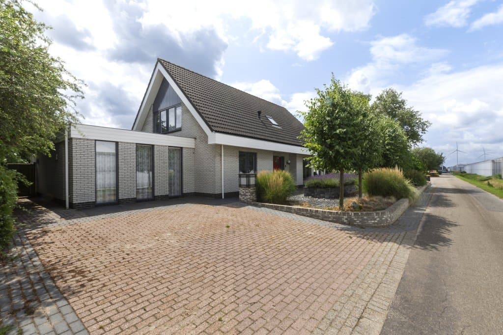 house in Maasdijk